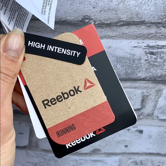 🤍 NWT Reebok Fitted Bra Size Medium 🤍 - Picture 8 of 8